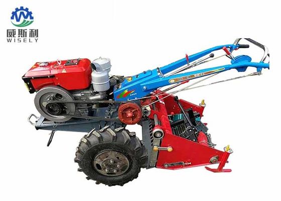 Çin Traktör Patates Harvester / Son Tarım Makinaları Yürüyüş 60-80cm Hasat Genişliği Yürüyüş Tedarikçi